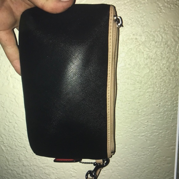 COACH wristlet - Picture 4 of 4